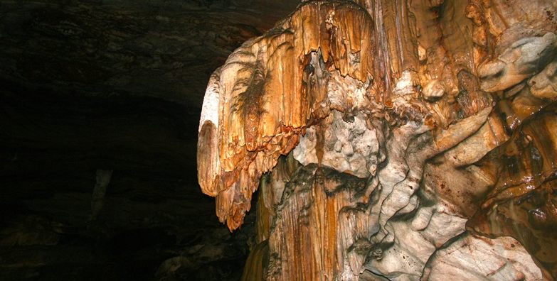 Kailash Cave, Bastar, Chhattisgarh - Vushii.com Kailash Cave, Bastar, Chhattisgarh - Vushii.com
